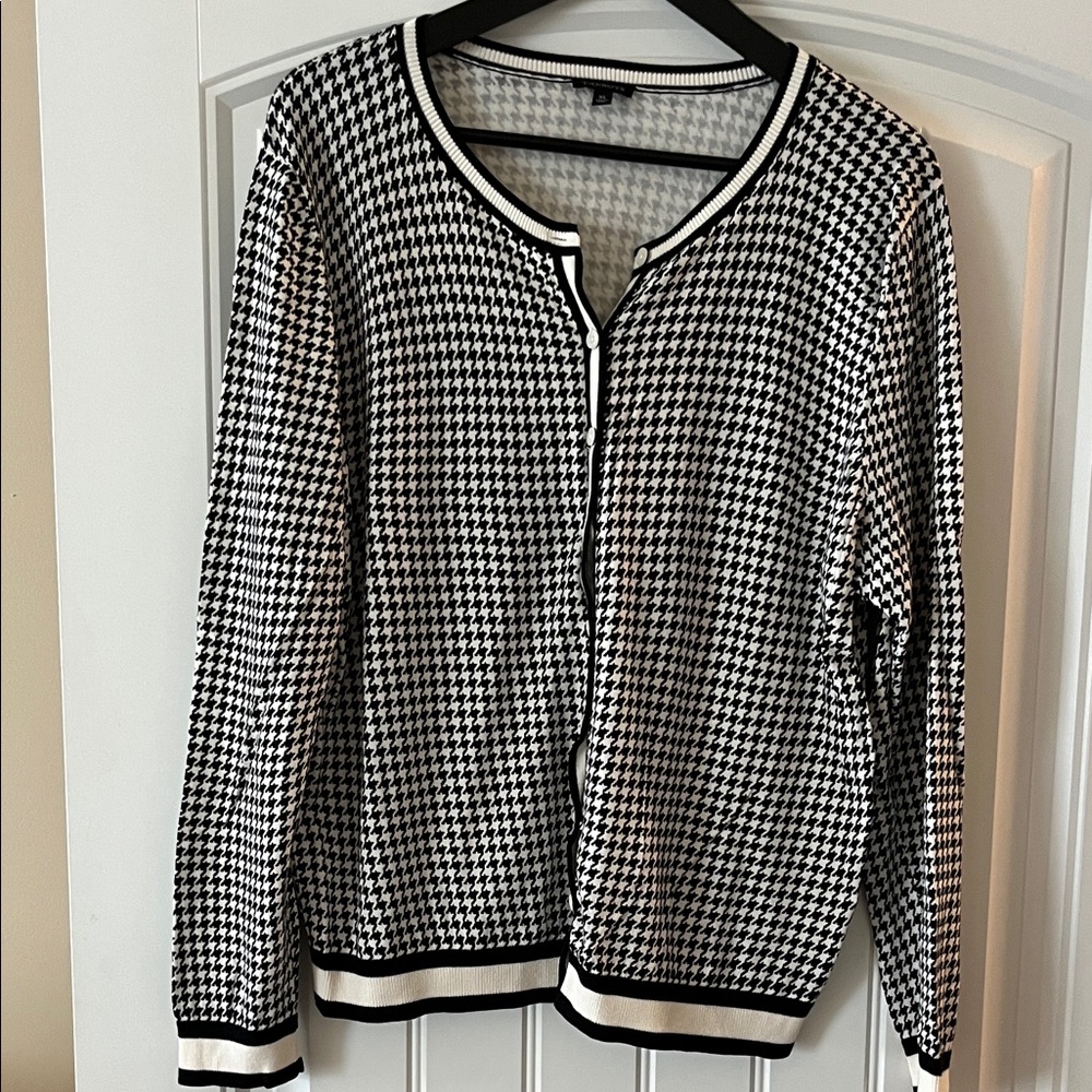Talbots XL Black and White Houndstooth Women's cardigan